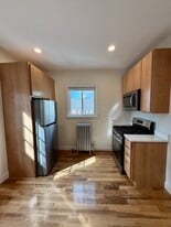 Building Photo - 124 Chestnut St