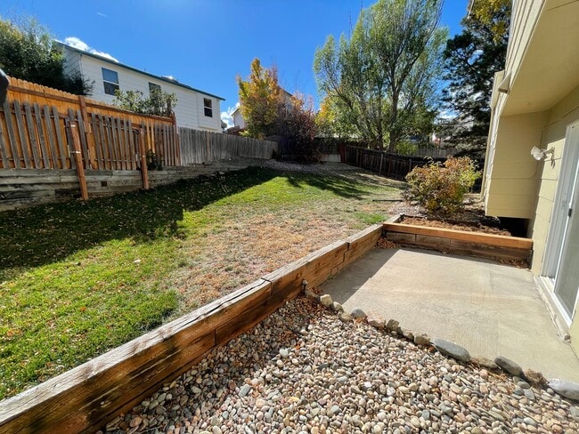 Building Photo - Gorgeous remodeled 4 Bedroom Home in D20!