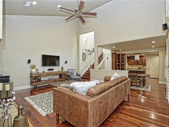 Building Photo - 8123 Forest Mesa Dr