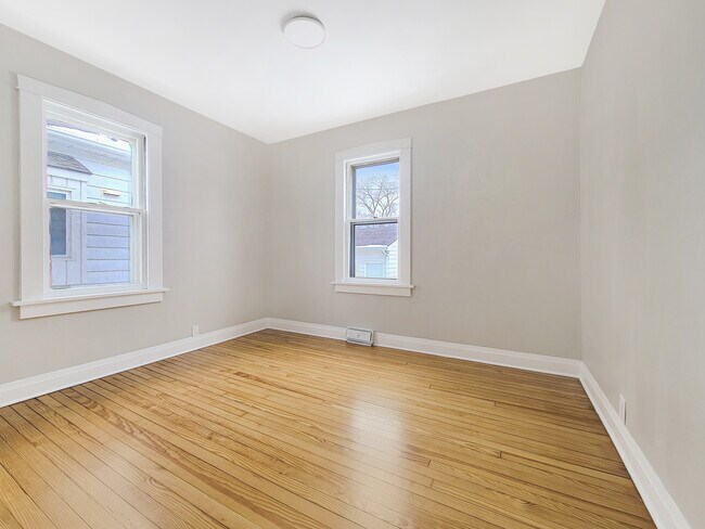 Building Photo - 3129 14th Ave