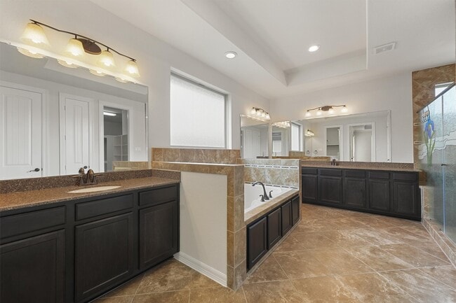 Building Photo - 13217 Green Hills Dr