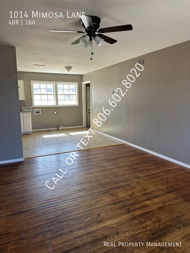 Building Photo - 4 bed 1 bath house with large back yard an...