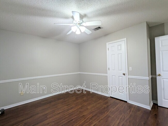 Building Photo - 1909 Southwind Cir