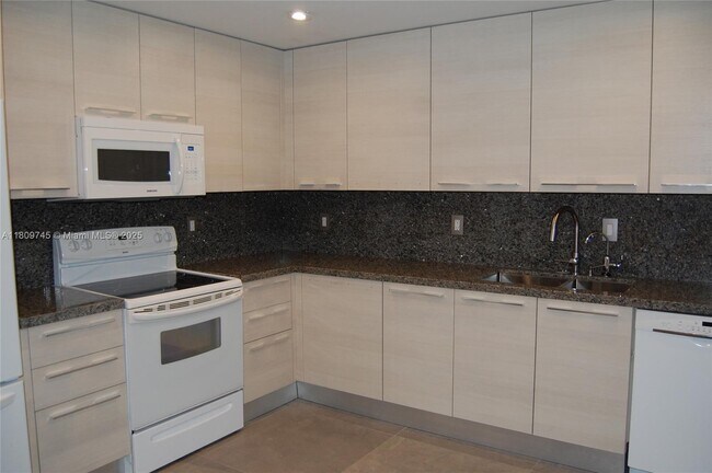 Building Photo - 201 Crandon Blvd