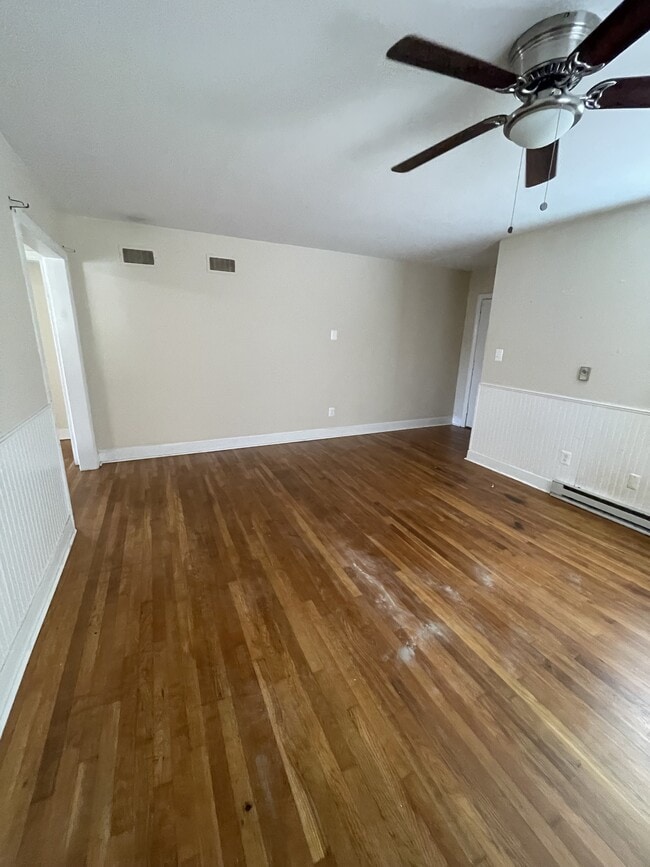 Building Photo - 515 Truitt St