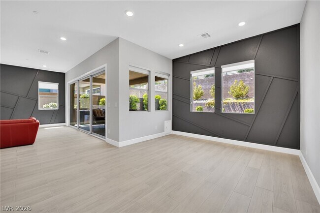 Building Photo - 265 Agnew St