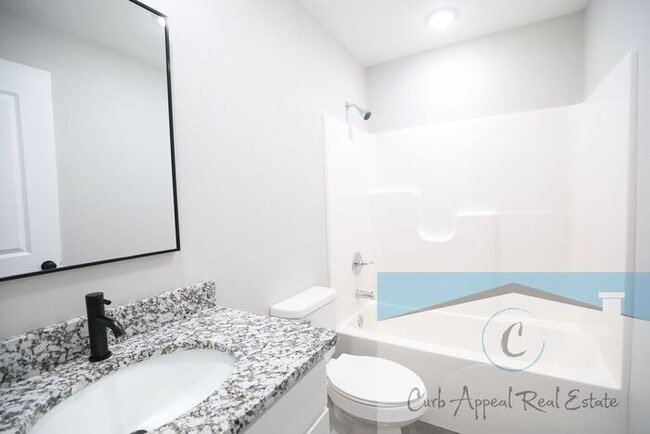 Building Photo - Move in special $900!! New construction 3 bed / 2 bath home - Bono