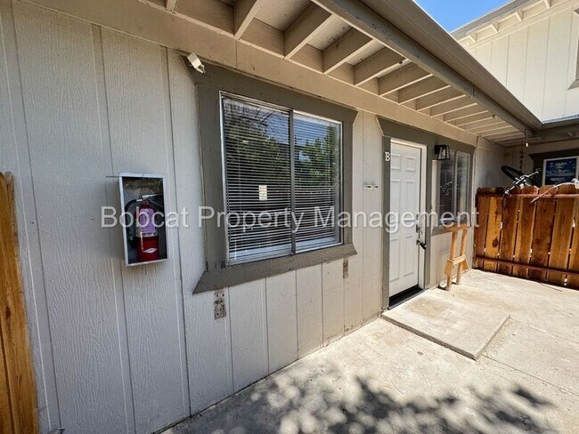 Building Photo - 1501 N Edmonds Dr