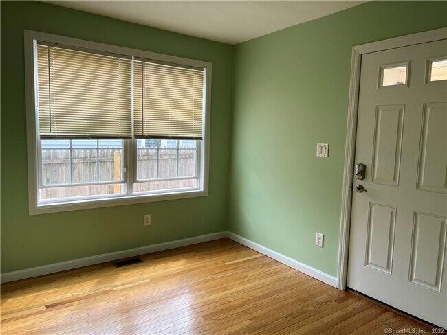 Building Photo - 7 Fenwick Pl