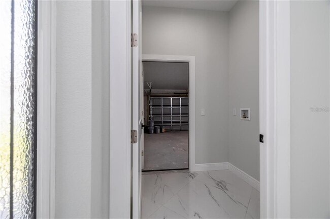 Building Photo - 20 Pine Hill Ln