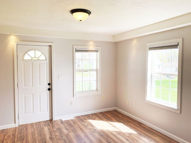 Building Photo - Move in Ready...346 Virginia Ave, Cottage Hills