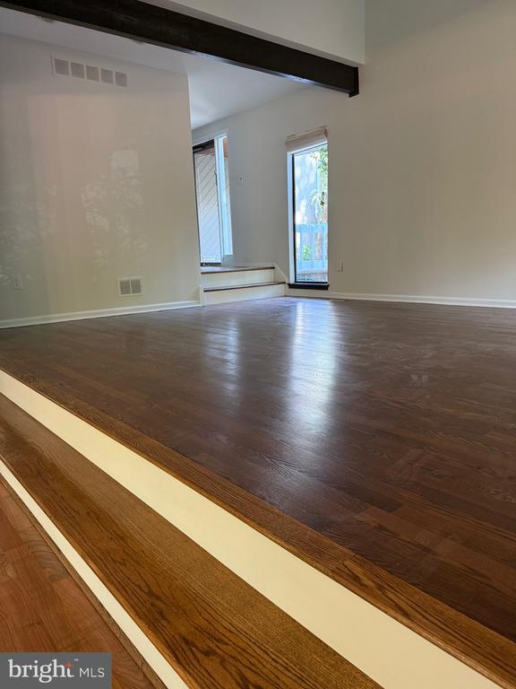 Building Photo - 4 Hazelhurst Dr