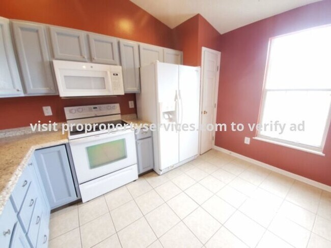Building Photo - Beautiful Top Floor Garden Condo In Frederick