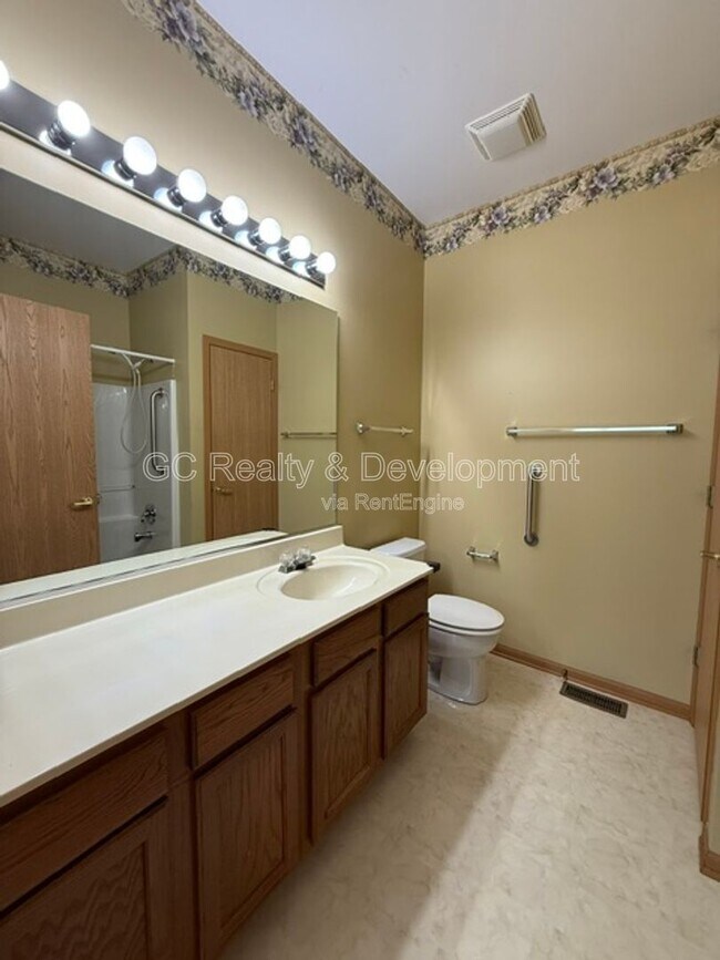 Building Photo - 12961 Pennsylvania Ave