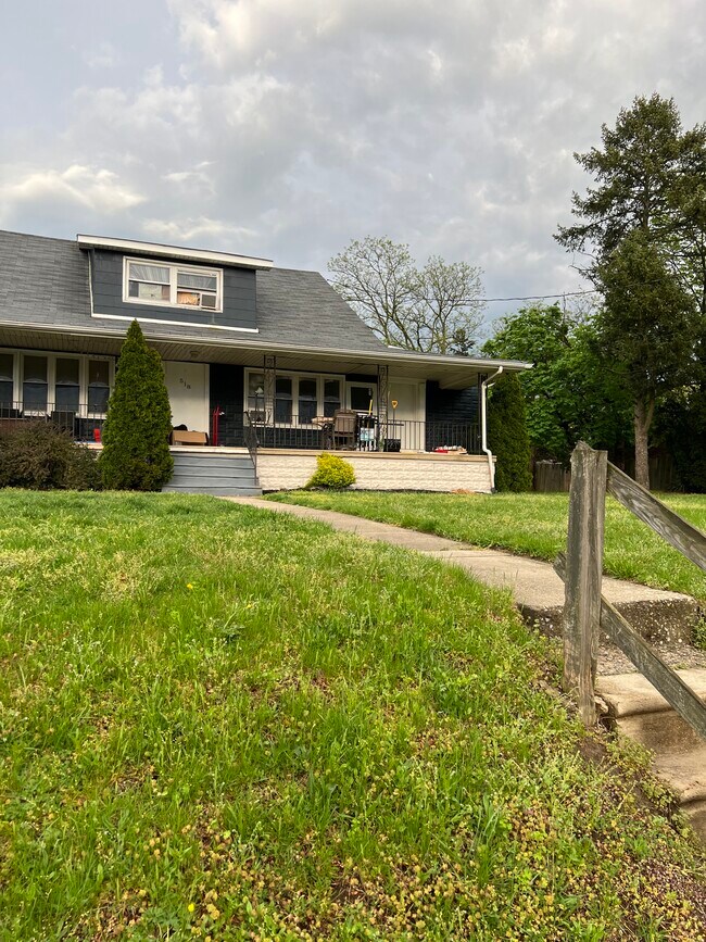 518 N Black Horse Pike 518 N Black Horse Pike Runnemede NJ 08078