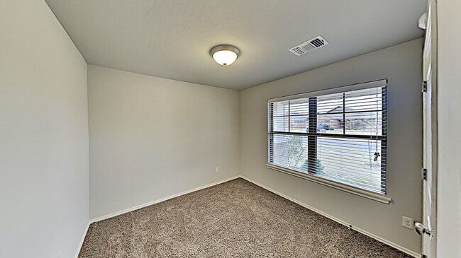 Building Photo - Spectacular 3 Bedroom 2 Bathroom Home in P...