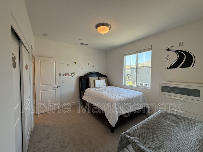 Building Photo - 2062 Cottonwood St
