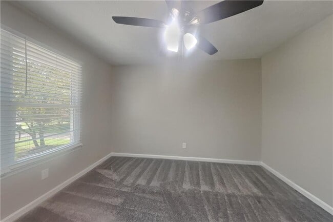 Building Photo - 1842 Jarrett Dr