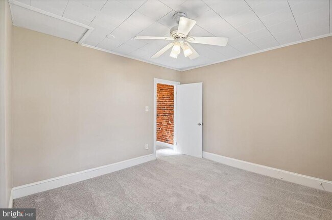 Building Photo - 3720 Foster Ave