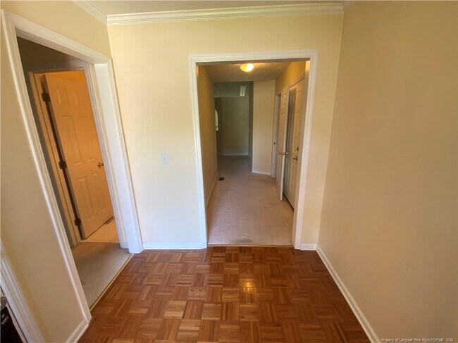 Building Photo - 6501 Ryefield Dr