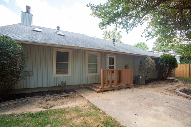 Building Photo - 14112 High Point Dr