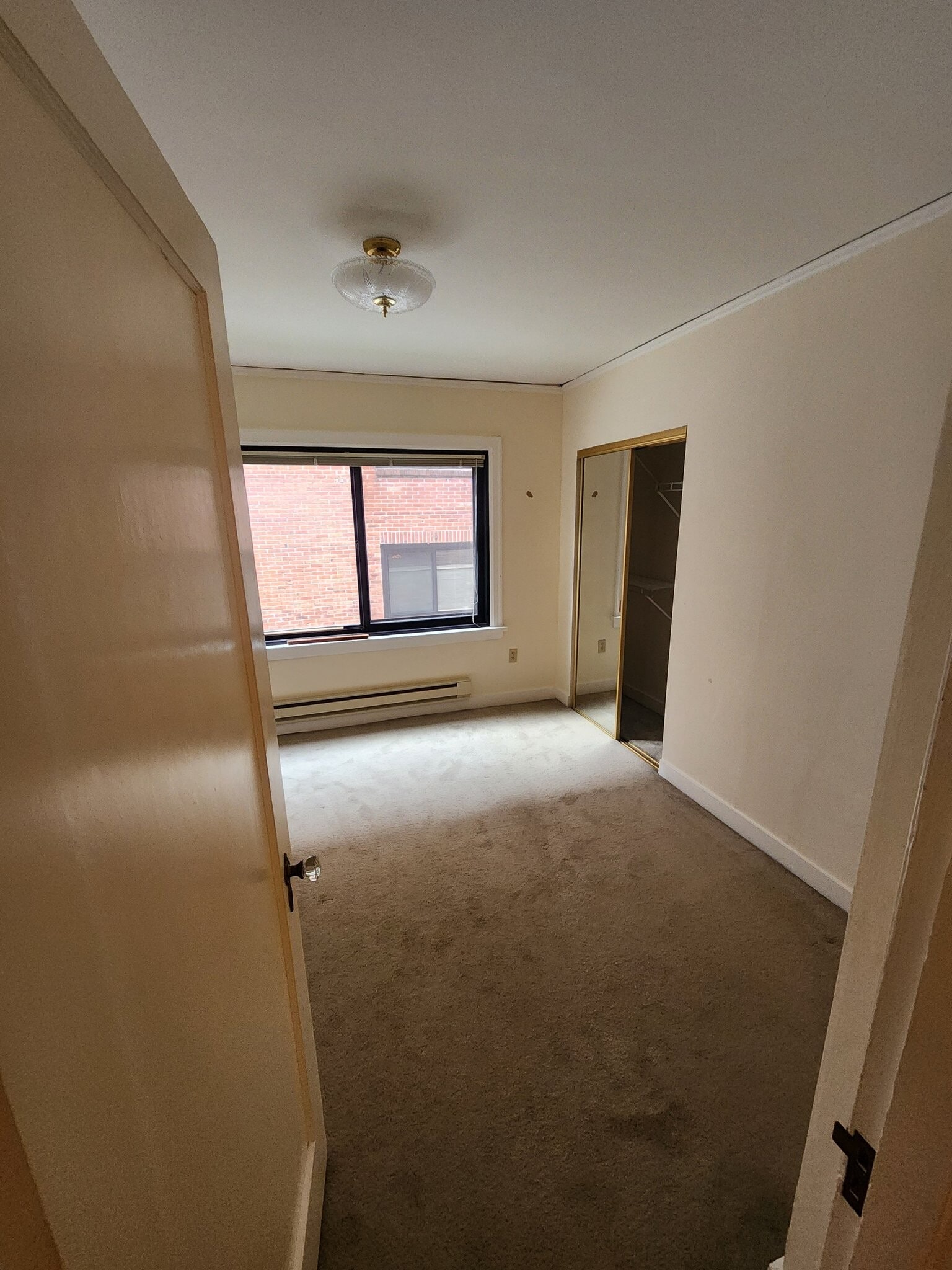 Building Photo - 2317 10th Ave E