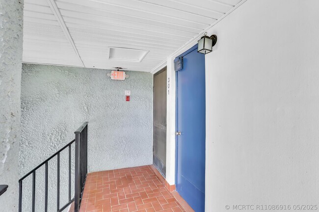 Building Photo - 4290 Deste Ct