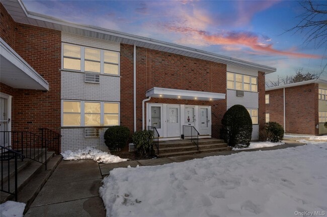 Building Photo - 219 Farber Dr