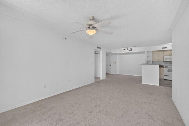 Building Photo - 1801 N Flagler Dr