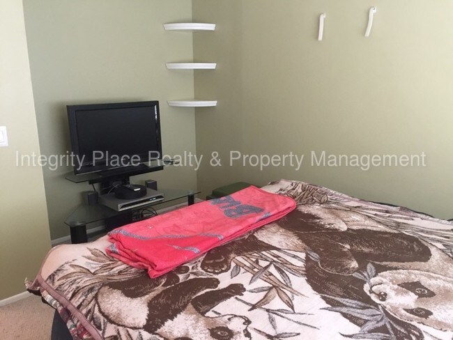 Building Photo - Cortina Condo