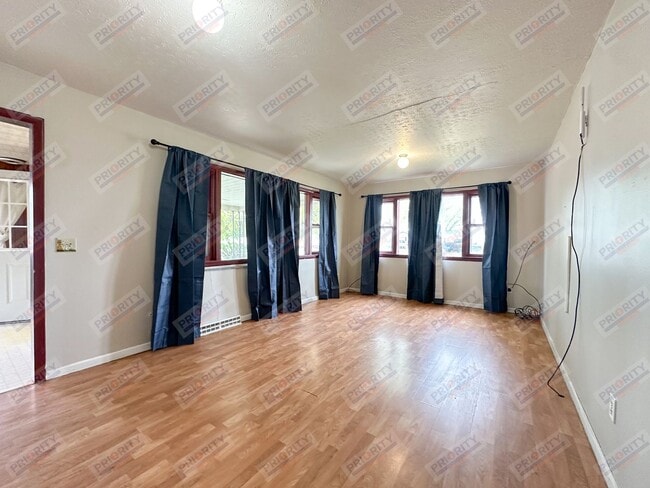 Building Photo - COZY House For Rent In Moorcroft