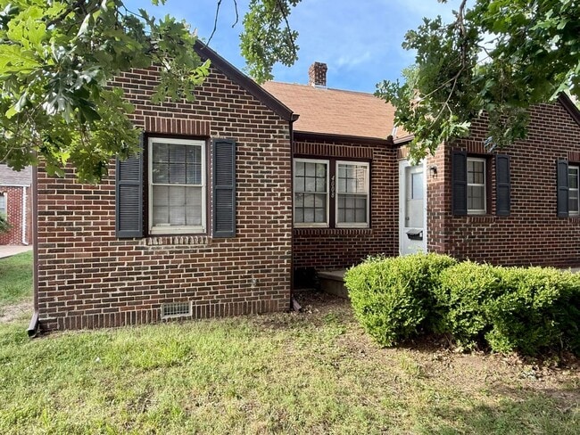 Primary Photo - 4008 E Orme St