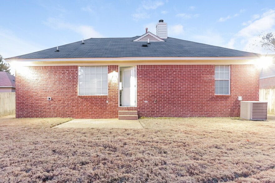 Building Photo - 7007 Raleigh Lagrange Rd