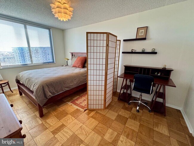 Building Photo - 5225 Pooks Hill Rd