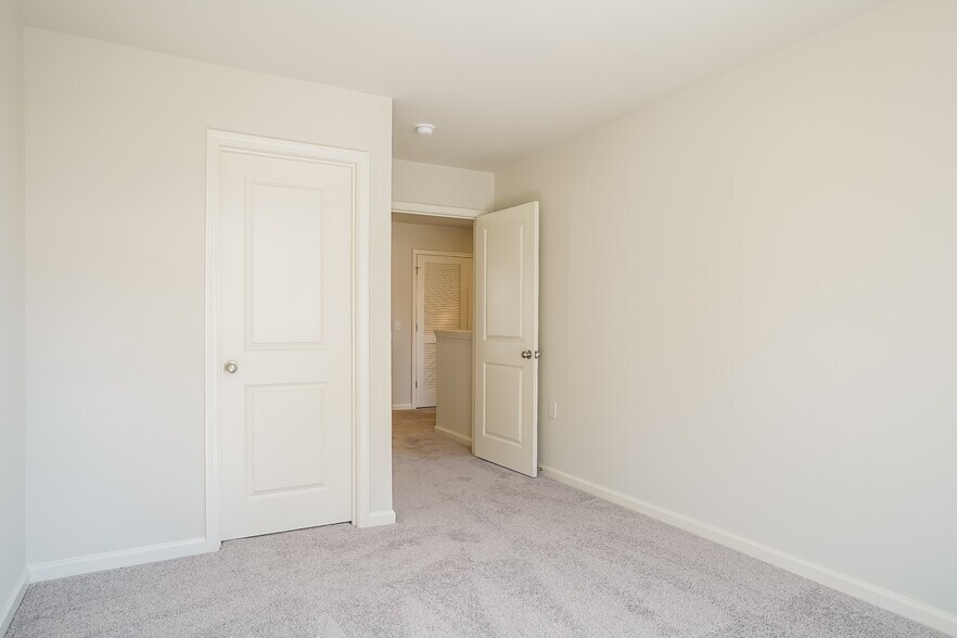 Building Photo - 2505 Kenton Ct SE