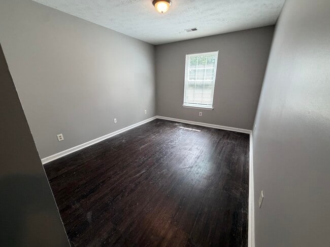 Building Photo - 205 Joey Way