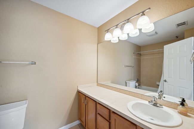 Building Photo - Spacious 3BD, 3.5BA Platt Park Home with Finished Basement and 2-Car Garage