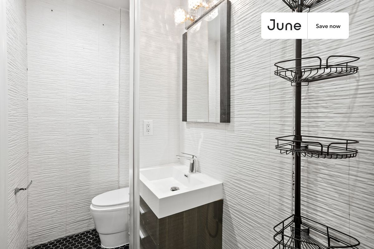 Building Photo - 826 9th Ave