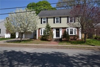 Building Photo - 42 Alexander McGregor Rd