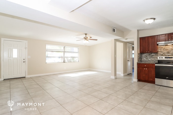 Building Photo - 2250 Norman Dr