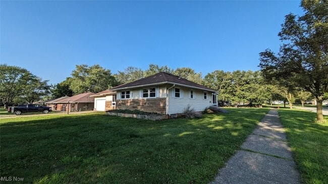 Building Photo - 523 Harris Rd