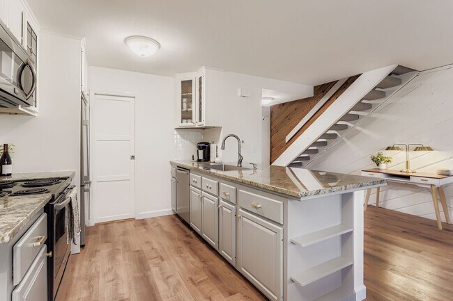 Building Photo - Idyllic West Boulder 2BDR Furnished Home