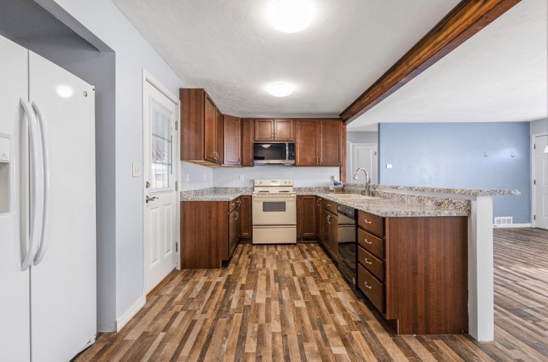 Building Photo - 175 Alpine Dr