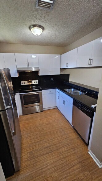 Building Photo - 11604 NW 45th St