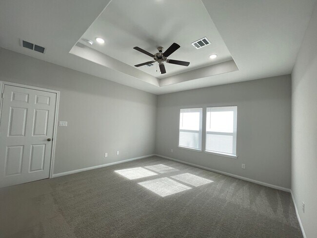 Building Photo - 1059 Rd 5736