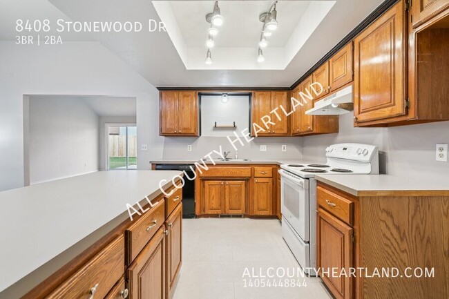 Building Photo - 8408 Stonewood Dr
