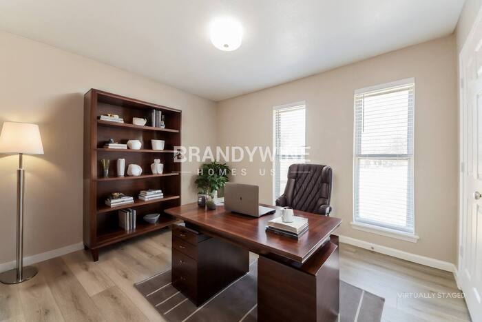 Building Photo - 5010 Collingwood Dr