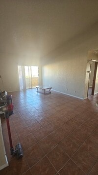 Building Photo - 3749 Carlyle Dr