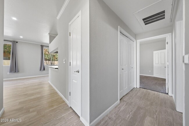 Building Photo - 16013 S Desert Foothills Pkwy