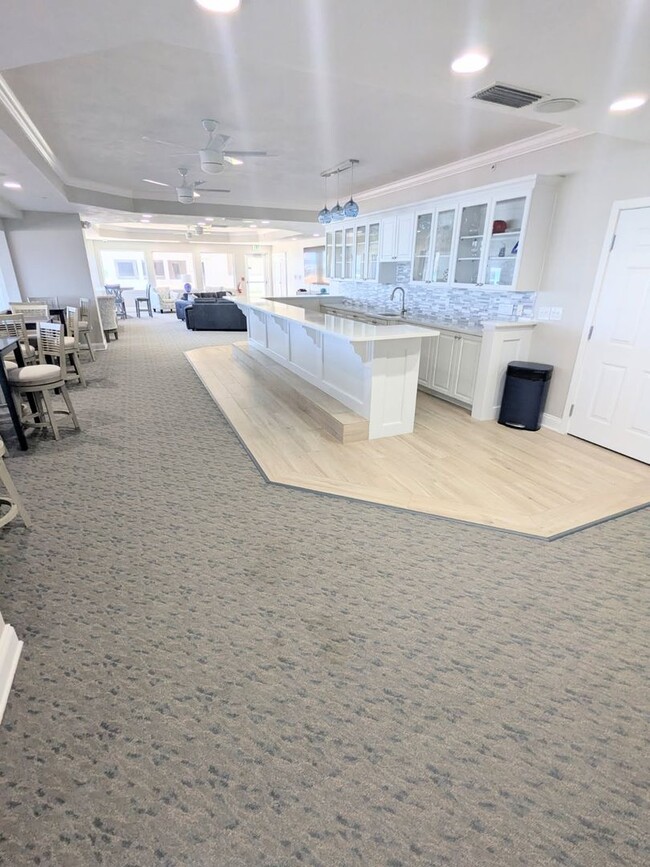 Building Photo - Ocean Front Fully Furnished